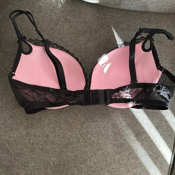 Victoria's Secret Pink and Black Lace Push Up Bra Padded 36C - Picture 4 of 6